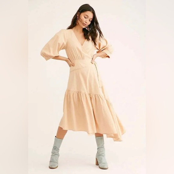 Free People Summer Don’t Mind If I Do MIDI Dress, size Medium Peach Color - Picture 3 of 7